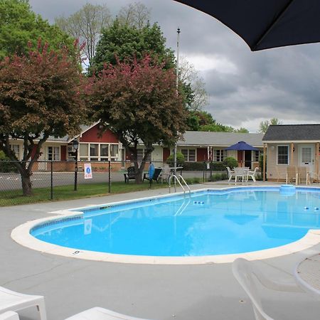 Berkshire Inn Pittsfield Bagian luar foto