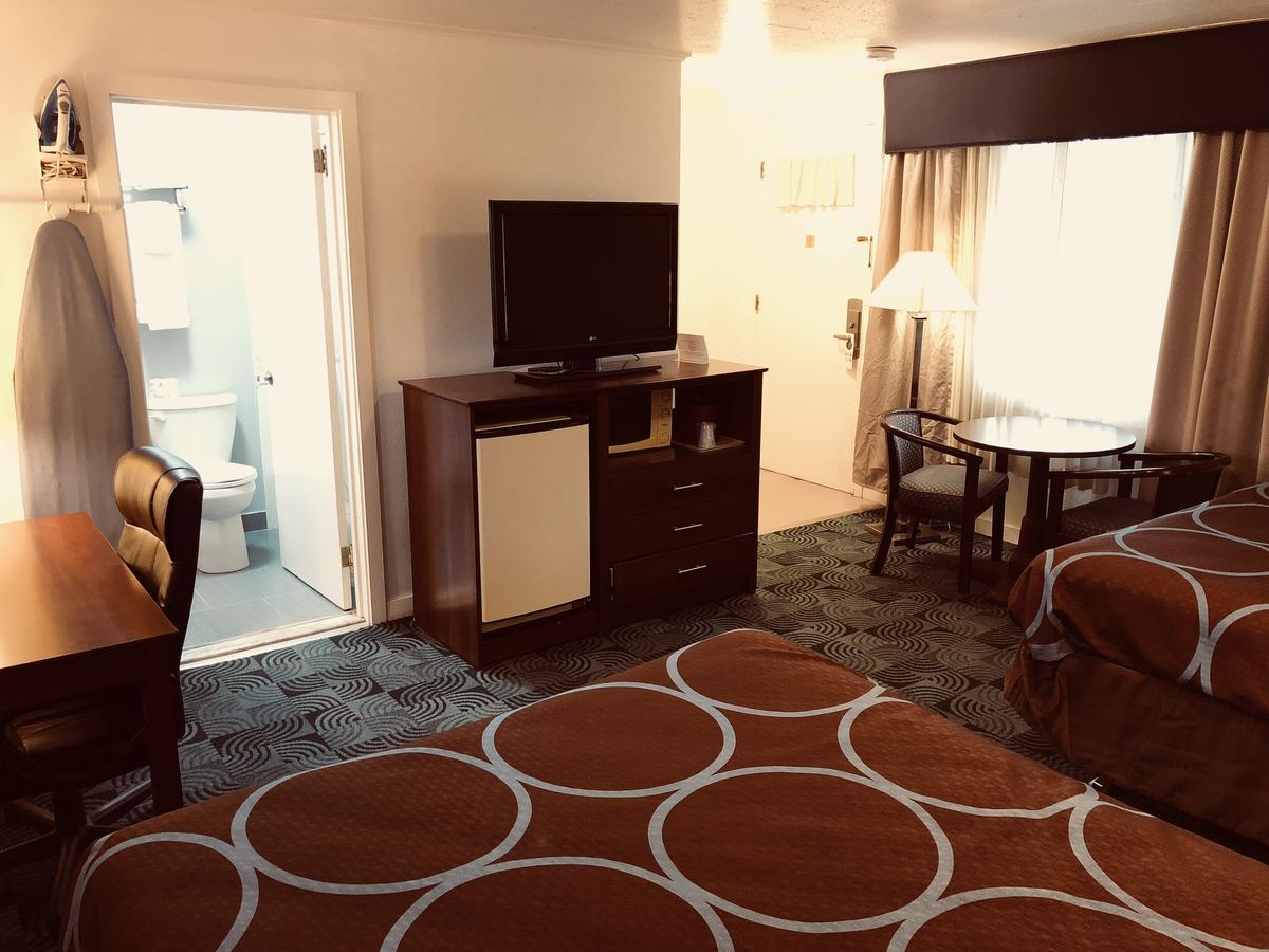 Berkshire Inn Pittsfield Bagian luar foto