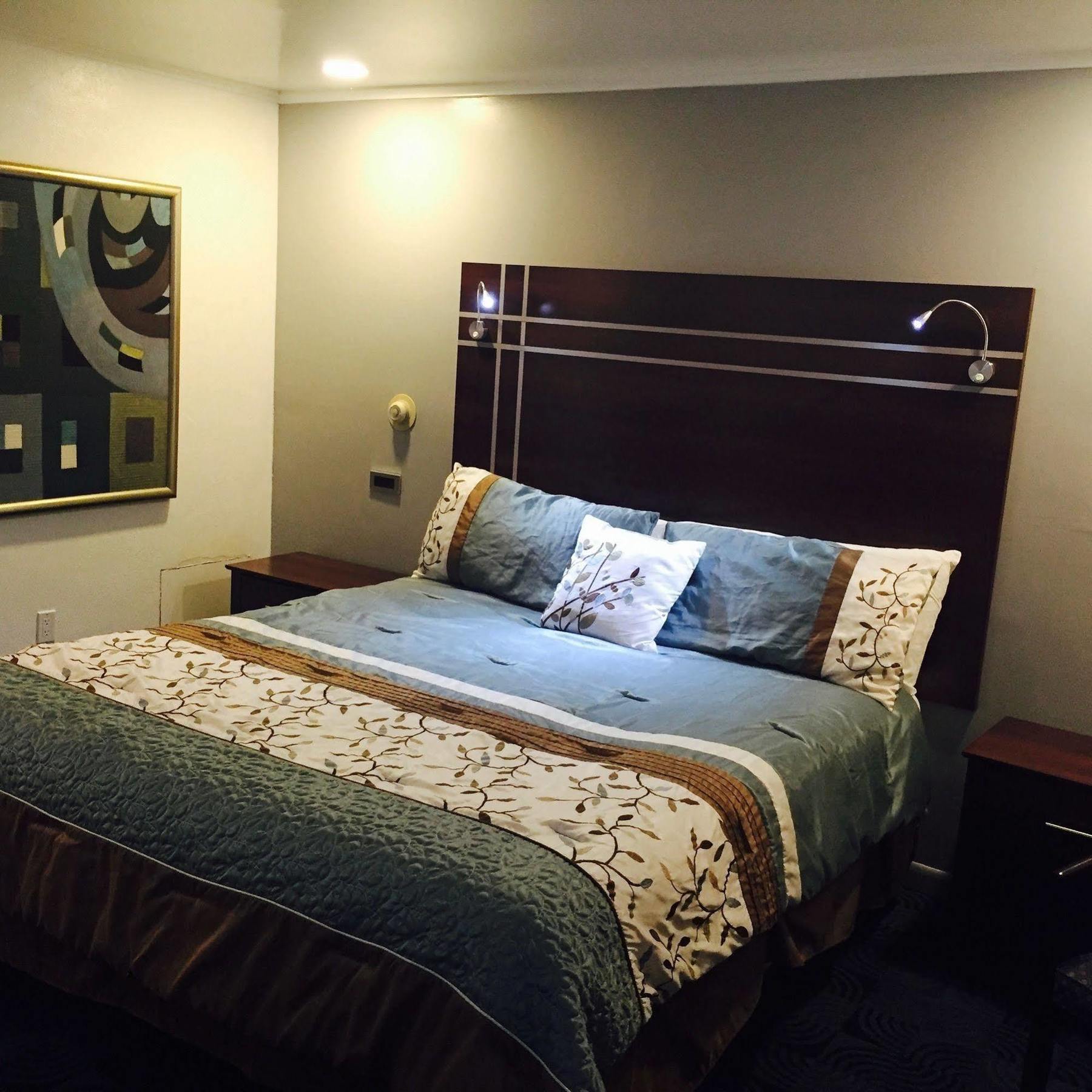 Berkshire Inn Pittsfield Bagian luar foto